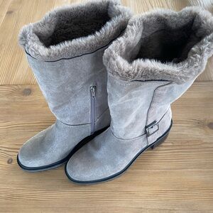 New Kelly & Katie Women's Fur-Lined Boots NWOT stickers still on bottoms size 8